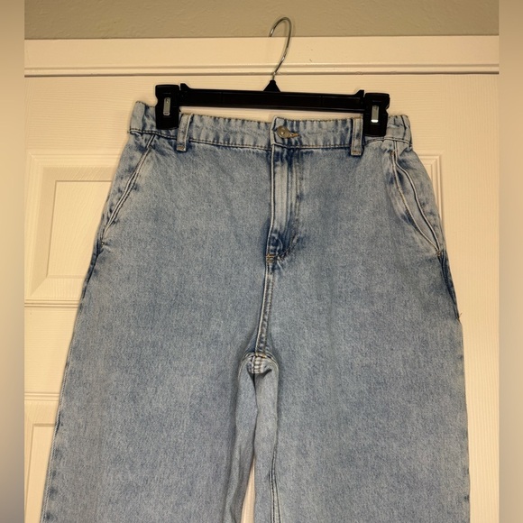 ZARA Women’s Light Blue High-Waisted Jeans - Picture 2 of 5